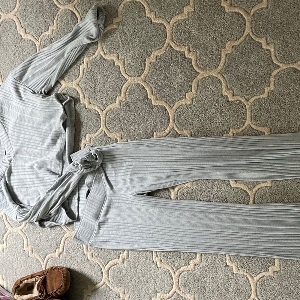 Hollister Lounge Set